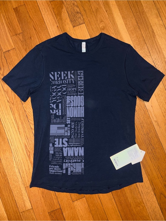 lululemon athletica Other - Lululemon Crew Neck T-Shirt Medium